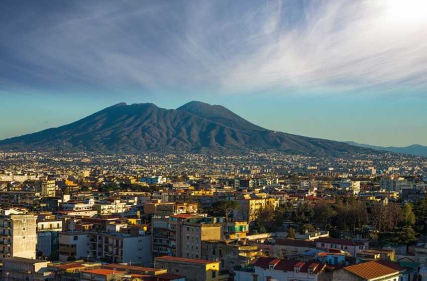 Napoli-panorama-su-Vesuvio