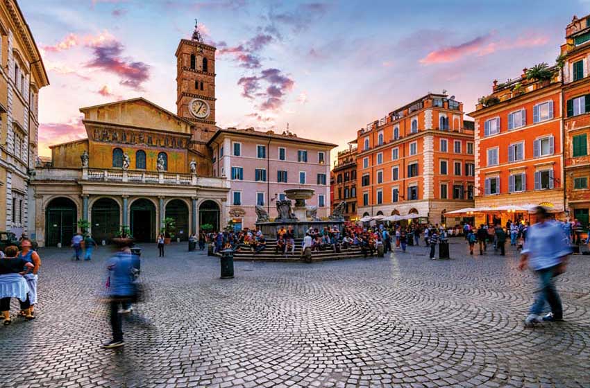 Roma-Piazza-Santa-Maria-in-Trastevere