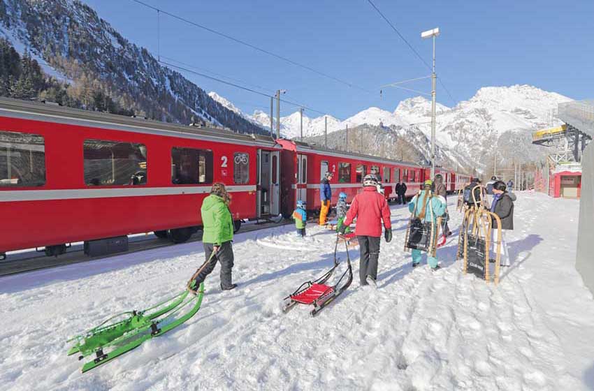 Svizzera-Treno dell'Albula tra Bergun e Preda-slittini