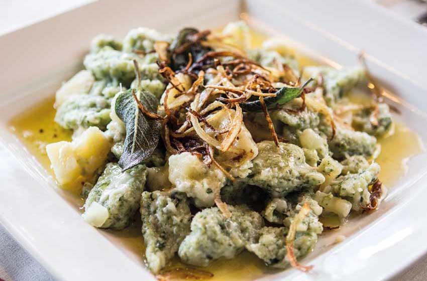Lombardia-Alta Val Camonica-gnoc de la cua-piatto tipico