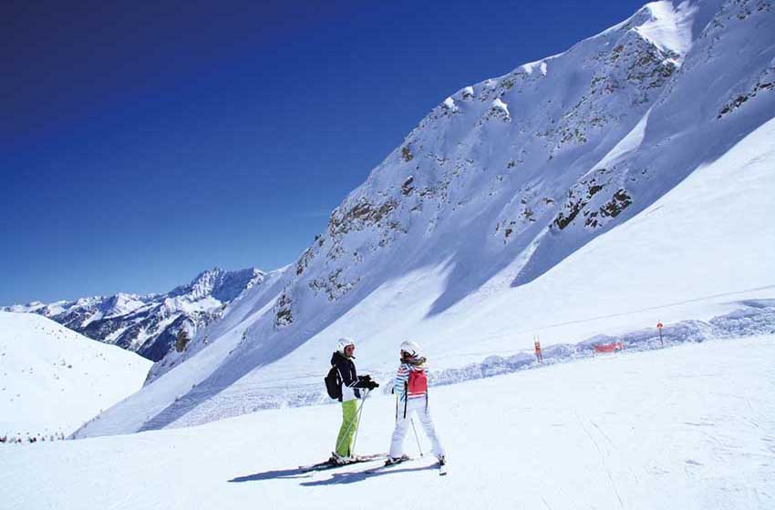 Lombardia-Alta Val Camonica-pista Tonale occidentale-sciatrici