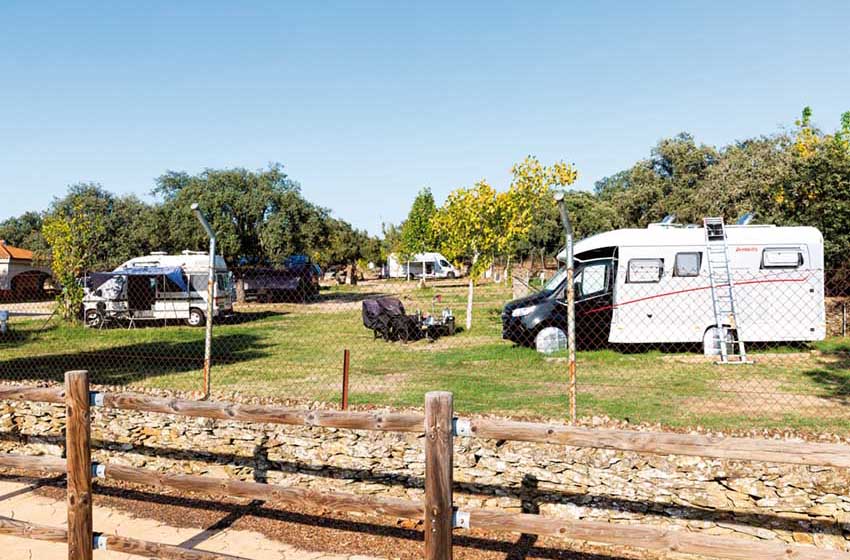 Spagna-Estremadura-Camping Monfrague-camper-foto di Massimiliano Rella