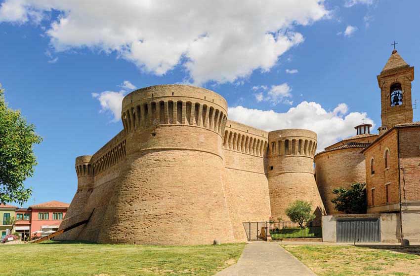 Marche-Urbisaglia-castello-torri