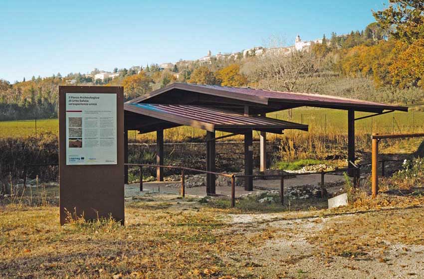 Marche-Parco archeologico di Urbs Salvia-Fiamma Mariniello