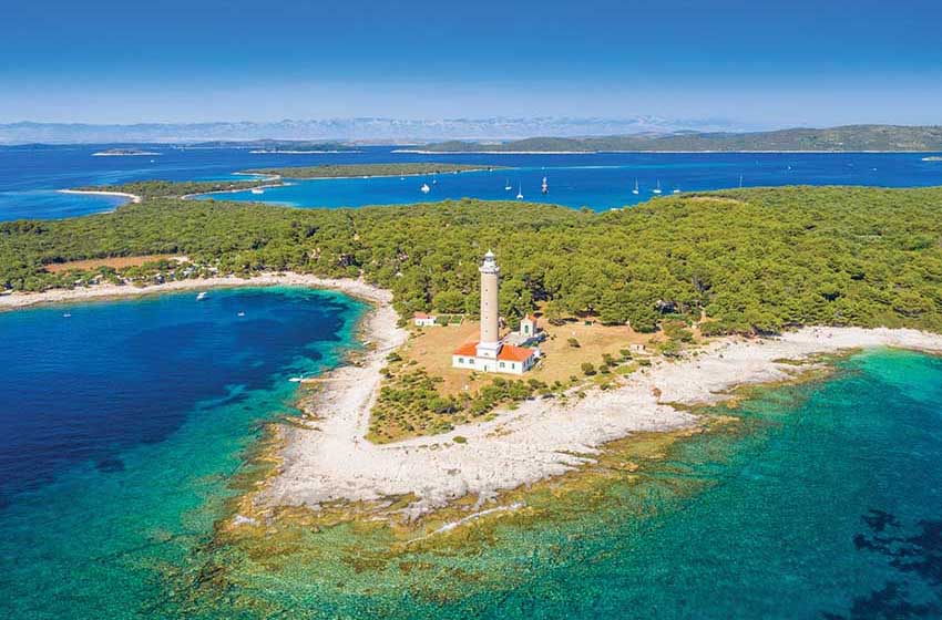 Croazia-Dugi Otok-Veli Rat-Faro dall'alto-mare
