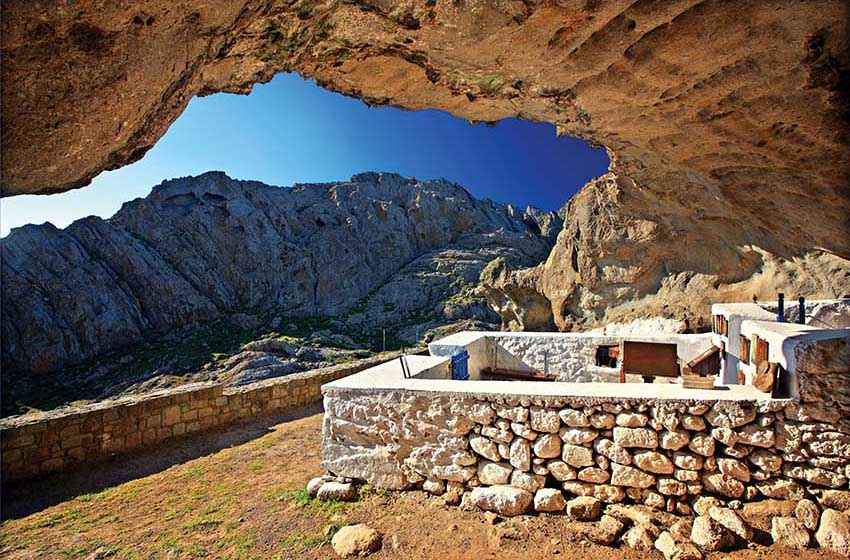 Grecia-Lemno-Monte Kakavos-Chiesa-grotta di Panagia Kakaviotissa