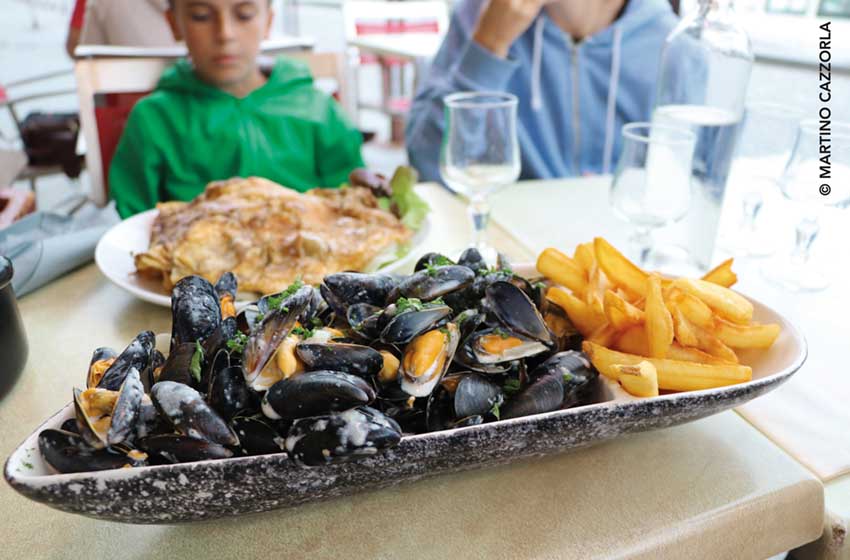 Bretagna, Dinan: un immancabile piatto di moules et frites