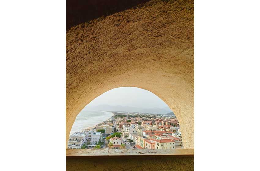 Lazio-Sperlonga-arco-scorcio vista mare