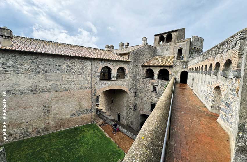 Castello Orsini Odescalchi: un camminamento di ronda