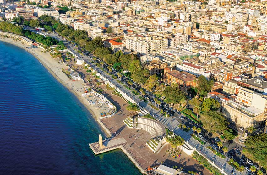 Reggio Calabria, veduta aerea del lungomare