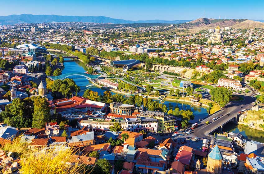 Georgia, veduta aerea di Tbilisi