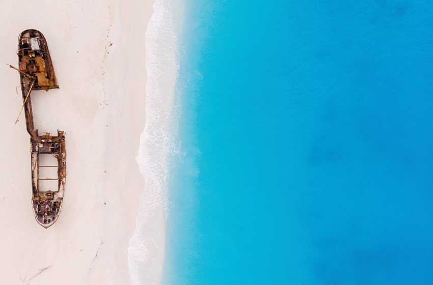 Grecia-Zacinto-Veduta aerea della spiaggia di Navagio-AdobeStock_318400513