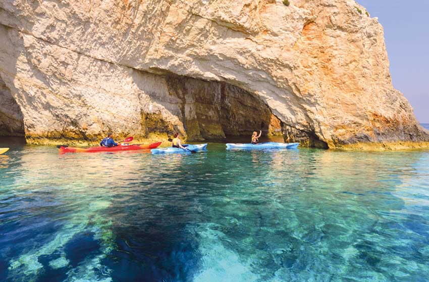 Grecia-Zante-Escursioni in kayak_AdobeStock_206958297