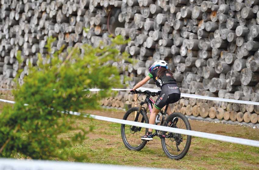 Calabria-Morano Calabro-Pollino Bike Festival-biker di spalle
