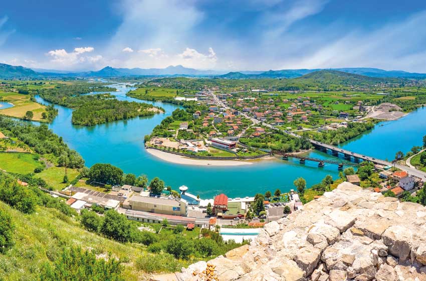 Albania-Shkodra_Albania_AdobeStock_322187967-affaccio dal castello