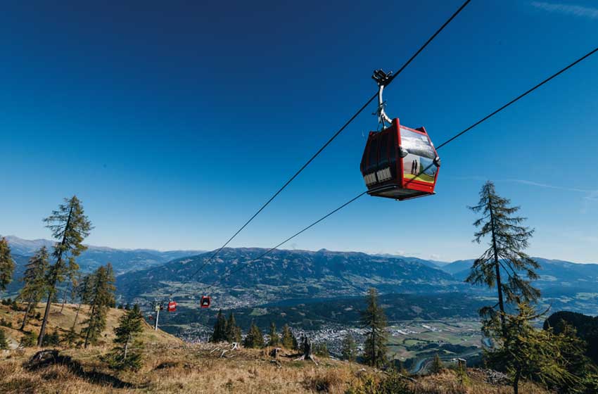 La cabinovia che sale al Monte Goldeck
