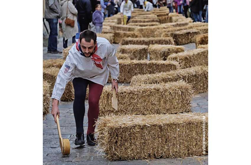 Toscana-Volterra-Volterragusto-Palio dei Caci