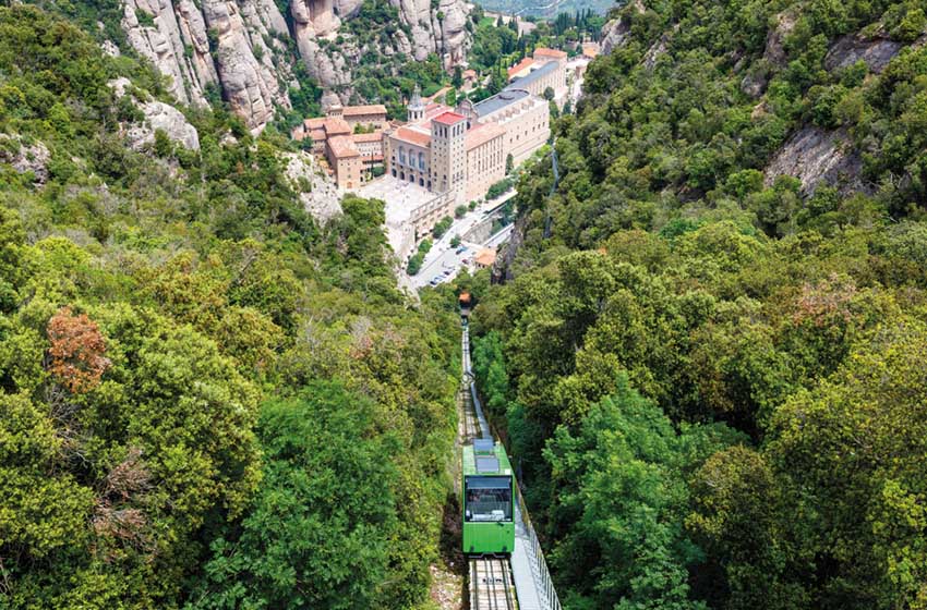 Spagna-Barcellona-Monastero di Montserrat-Funivia-AdobeStock_217348196