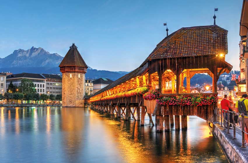 20251124-Svizzera-Lucerna-AdobeStock_376423713