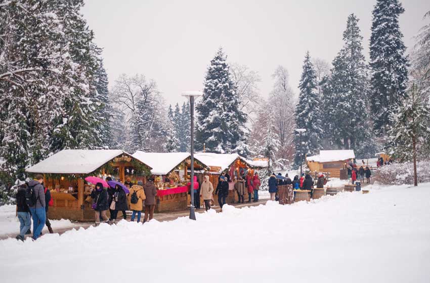 Trentino-Levico Terme-Mercatino di Natale sotto la neve