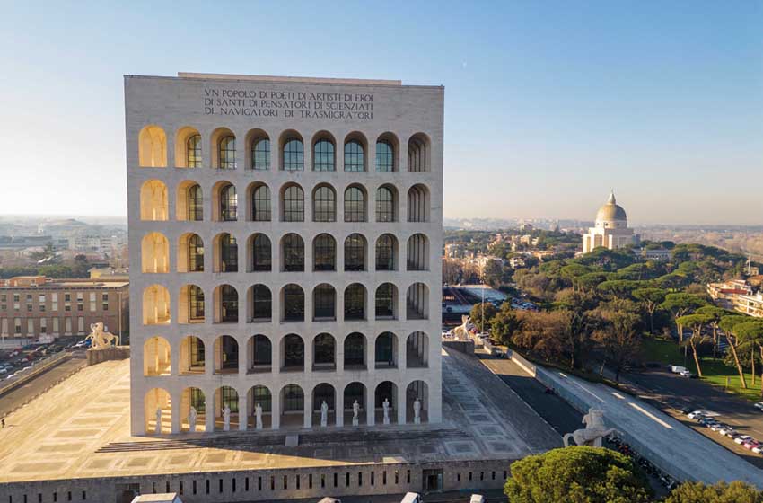 Vista aerea del palazzo della Civiltà Italiana, noto anche come Colosseo Quadrato