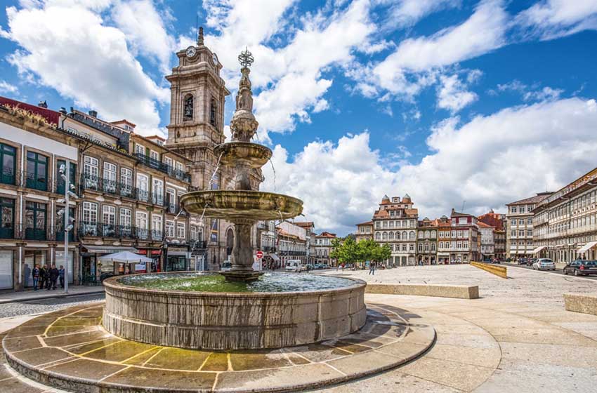 Portogallo-Guimaraes-AdobeStock_176075293