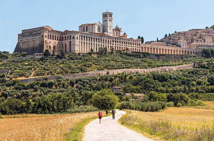 Umbria-Assisi-Basilica di San Francesco d'Assisi-AdobeStock_635610424
