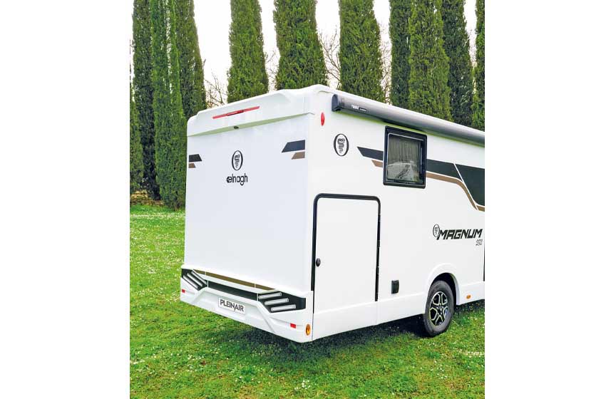 Elnagh Magnum 582