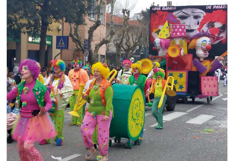 Friuli Venezia Giulia-Muggia-Carnevale-carrui-corteo in maschera