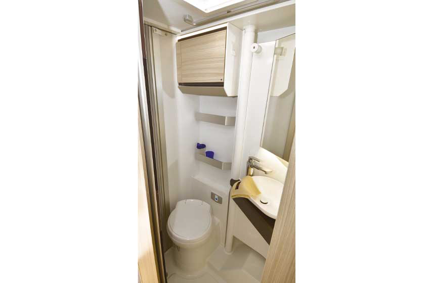 Adria Compact 60Y DL bagno