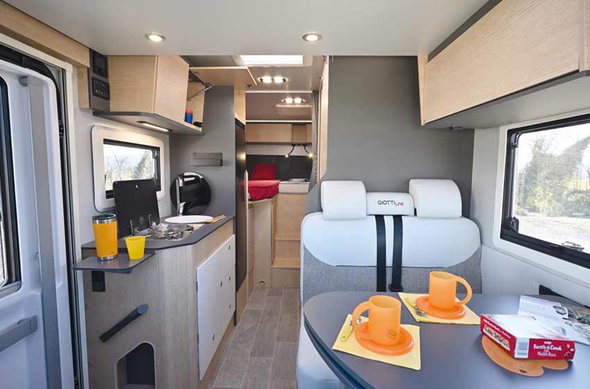 vista interna Giottiline Compact CX 66 Premier Edition