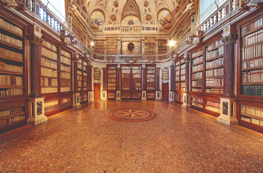 Emilia Romagna-Imola-Ex Convento di San Francesco-Libreria francescana