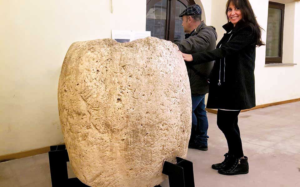 20211029-Marche-Uovo-di-Sarnano-Reperto-archeologico