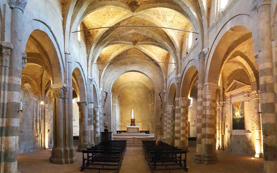 20211105-Toscana-Pitigliano-e-Sorano-Interno-del-Duomo