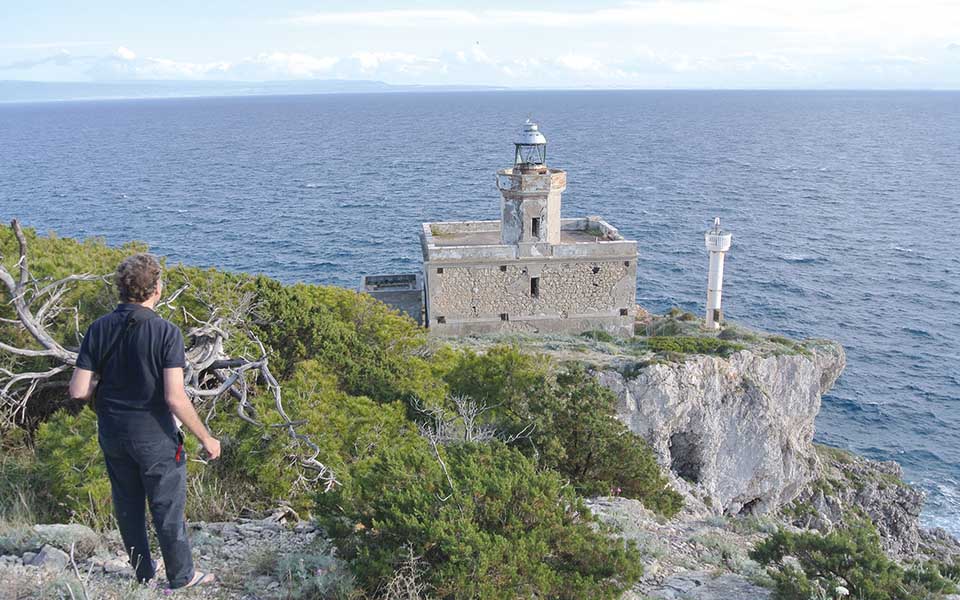 20211130-Puglia-Gargano-Tremiti-cammino-verso-il-faro-di-San-Domino