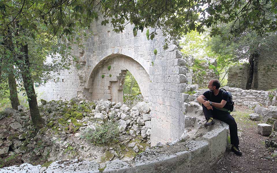 20211130_Puglia-Gargano-ruderi-abbazia-della-Trinita-sul-Monte-Sacro