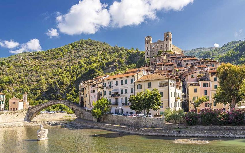 20220330_Dolceacqua_ponte-a-schiena-dasino-sul-Nervia_antico-abitato-e-castello-dei-Doria1
