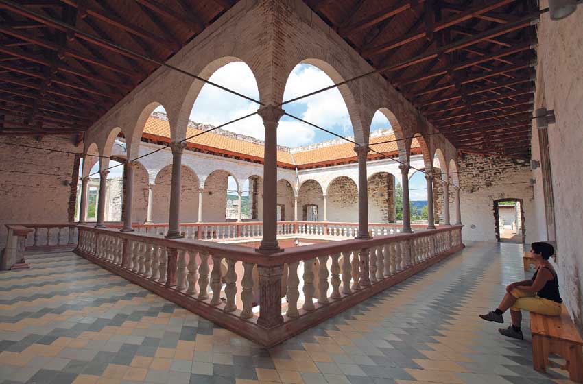 20220502_Palazzo-Reale-Mathias-Corvinus_chiostro