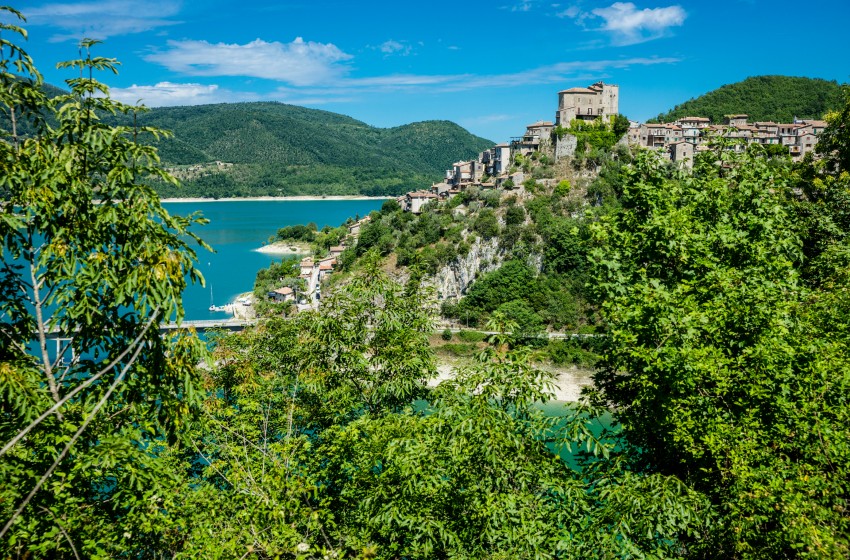 20220921-Borghi-Lazio-Castel-di-Tora-panorama
