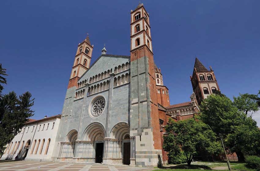 Piemonte-Verc+elli-Basilica Sant'ANdrea-facciata esterna