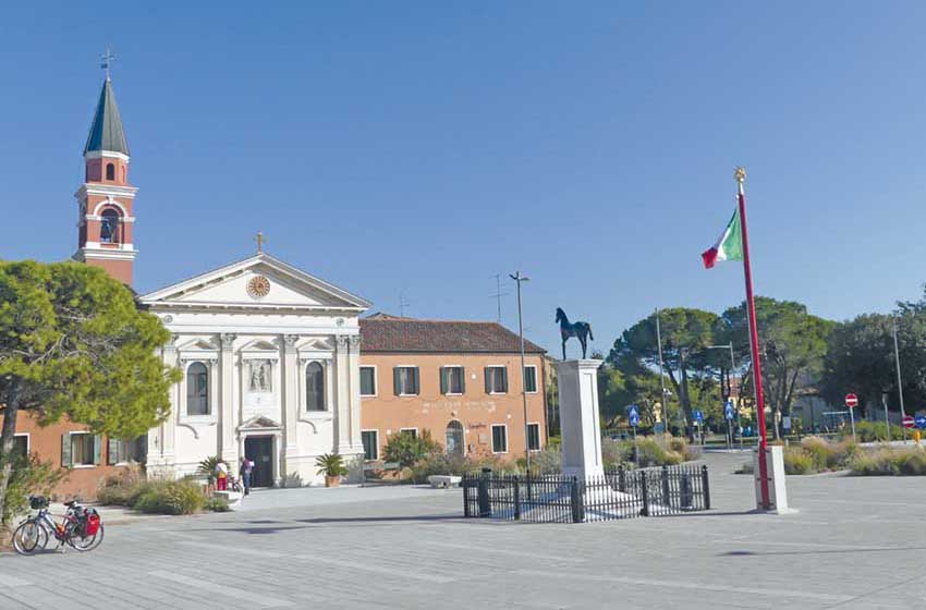 Veneto-Cavallino-Piazza Santa Maria Elisabetta