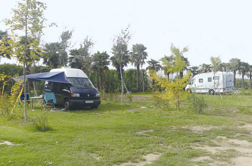 Veneto-Laguna di Venezia-Cavallino Treporti-Agricampeggio Mose-piazzola erbosa-camper-van