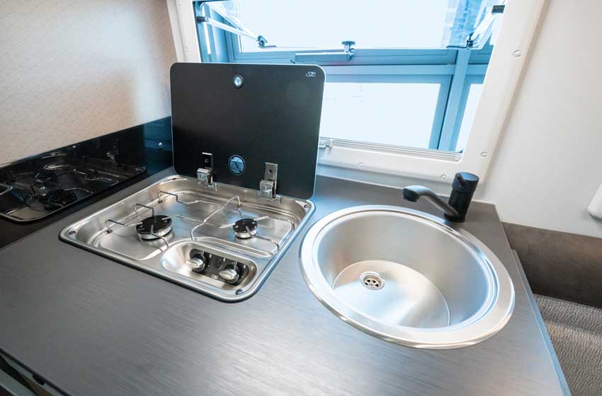Challenger 250 Start Edition cucina
