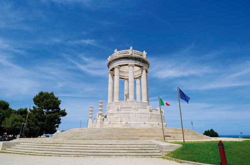 Marche-Ancona-Monumento ai Caduti