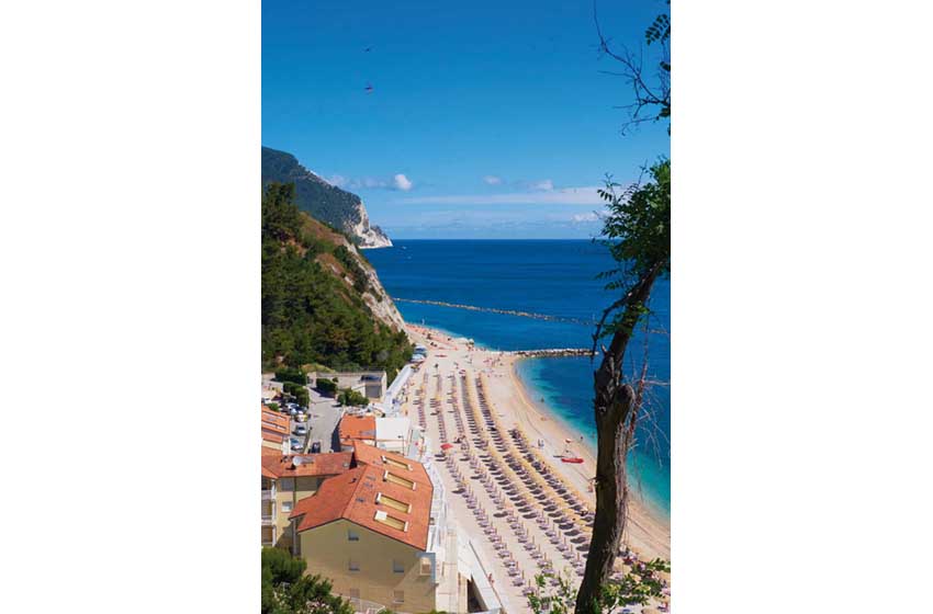 Marche-Conero-Numana-Spiaggiola-Panorama
