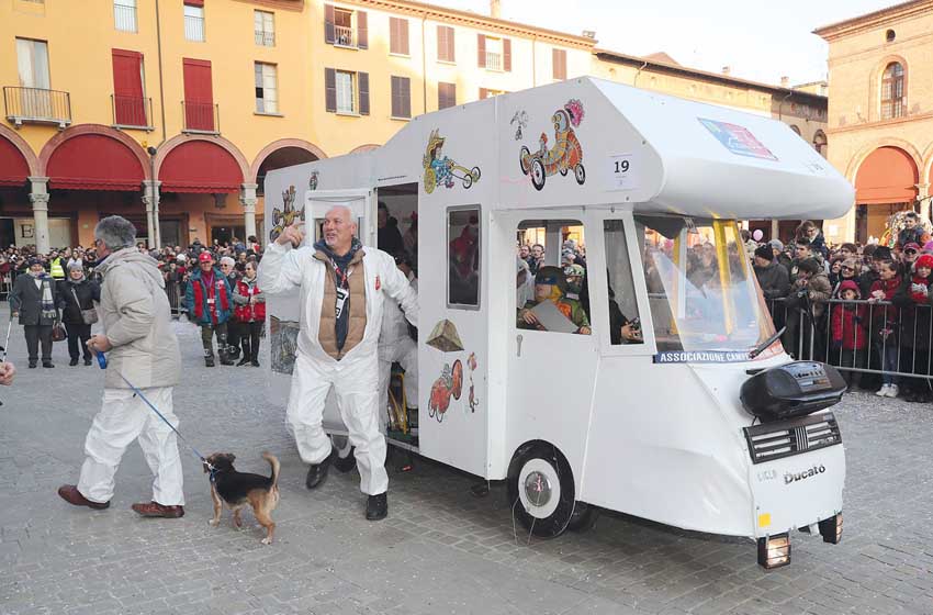 Emilia-Romagna-Imola-Carnevale-dei-fantaveicoli-camper