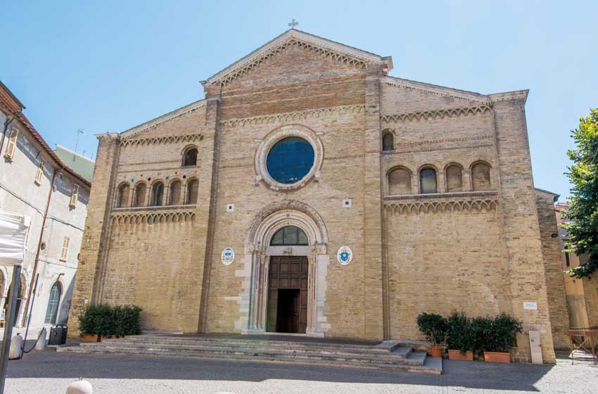Marche-Fano-Cattedrale Santa Maria Assunta-facciata esterna