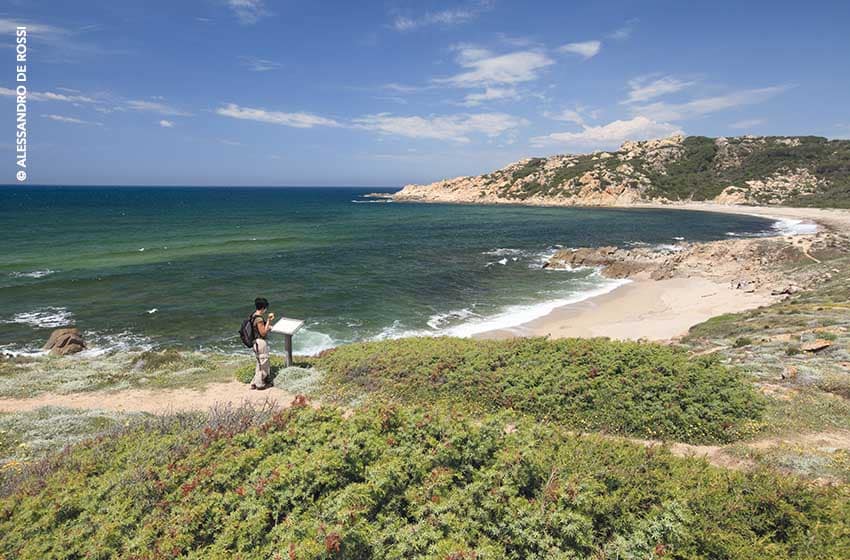 Sardegna-Sentiero per spiaggia di Monti Russu-Ph. Alessandro De Rossi