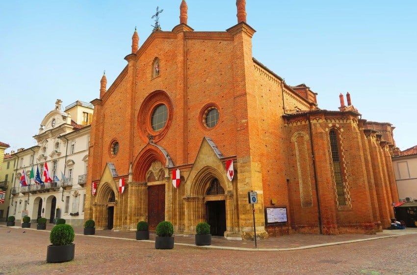 Asti_Collegiata-di-San-Secondo