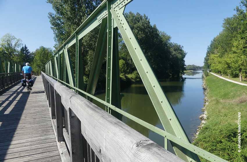 Germania-Baviera-Rosenheim-il ponte ciclopedonale del Mangallfalpark-ph Arianna Mantovani